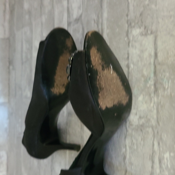 Black Style & Co. Heals with Jewels - Picture 5 of 5
